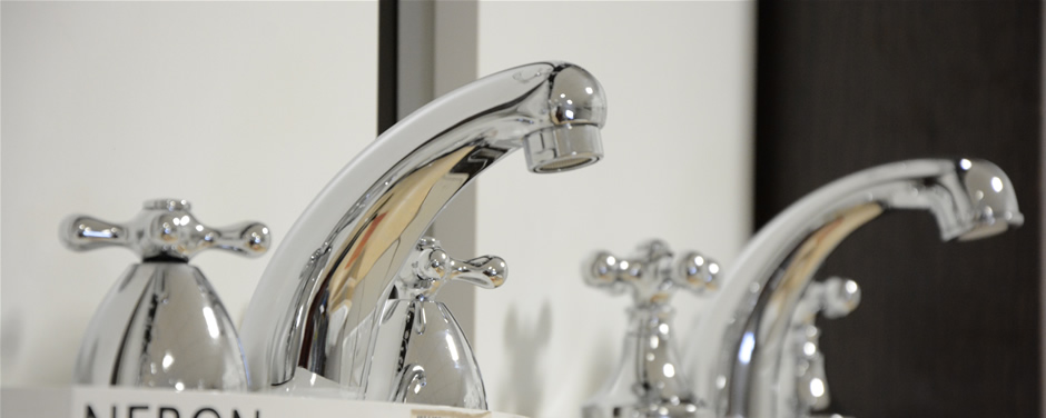 Toda la línea de sanitarios y grifería en las marcas más distinguidas.